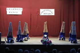 I. HARMONY DANCE TÁNCFESZTIVÁL-A modern táncosok fellépése Adán
