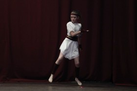 I. HARMONY DANCE TÁNCFESZTIVÁL-A modern táncosok fellépése Adán