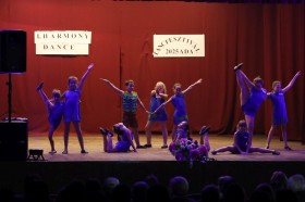 I. HARMONY DANCE TÁNCFESZTIVÁL-A modern táncosok fellépése Adán