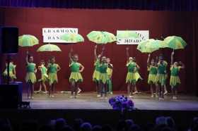 I. HARMONY DANCE TÁNCFESZTIVÁL-A modern táncosok fellépése Adán