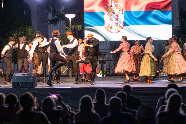 A 11. FOLK FESTEN MUTATKOZOTT BE A KISCIMBORA TÁNCEGYÜTTES