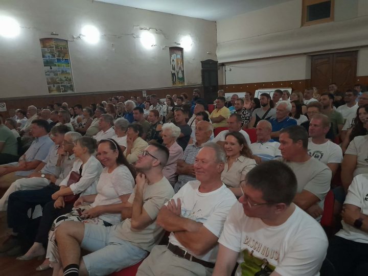 72 ÉV VADKELETEN-Fábry Sándor humorista Óbecsén lépett fel