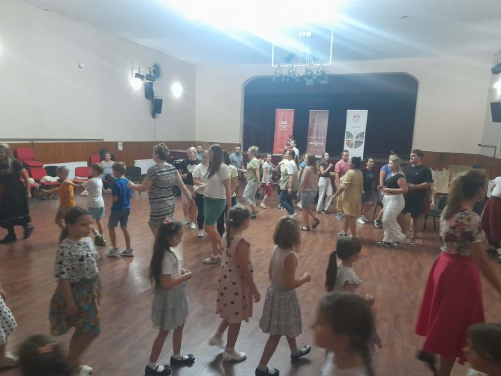 CSALÁDI PROGRAM A NÉPMŰVÉSZET JEGYÉBEN