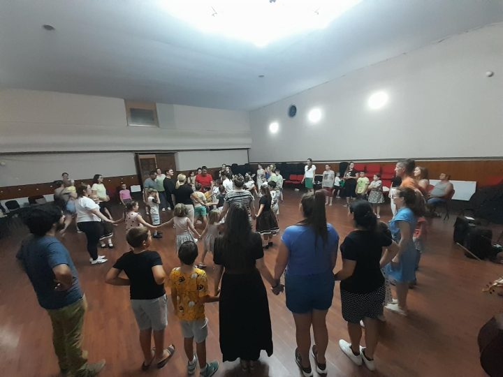CSALÁDI PROGRAM A NÉPMŰVÉSZET JEGYÉBEN