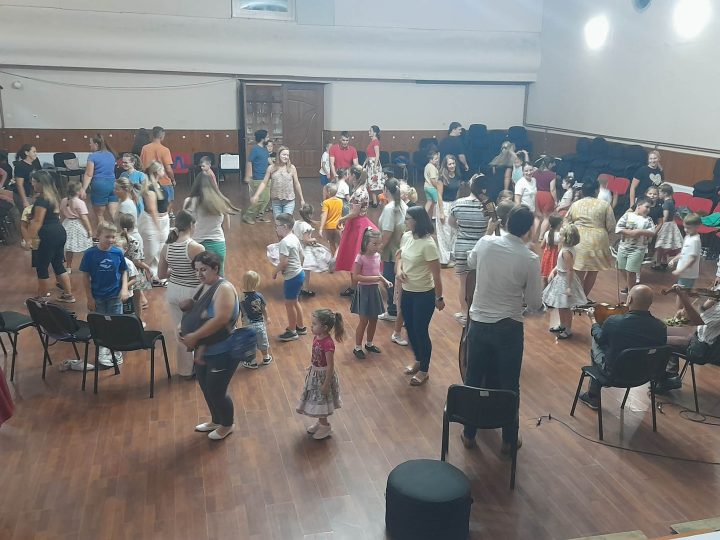 CSALÁDI PROGRAM A NÉPMŰVÉSZET JEGYÉBEN