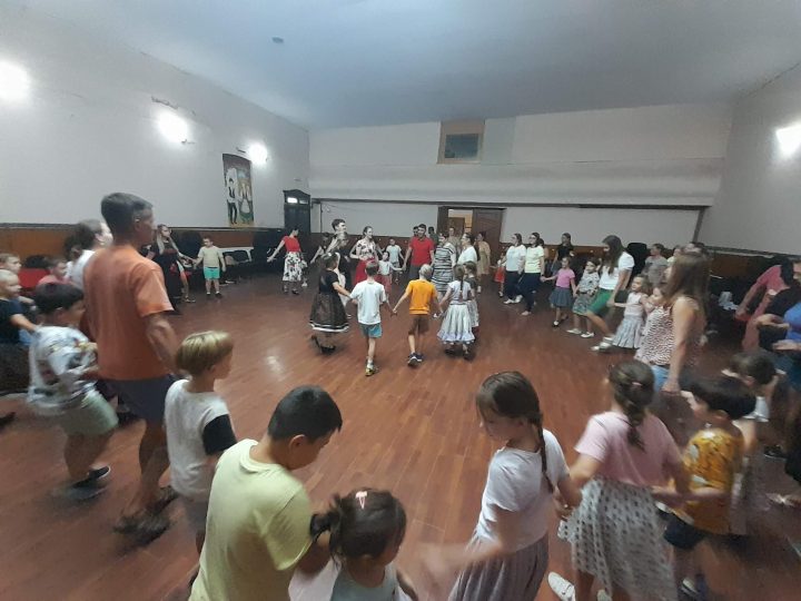 CSALÁDI PROGRAM A NÉPMŰVÉSZET JEGYÉBEN
