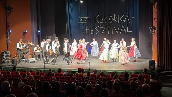 MAGYARKANIZSÁN, A XXI. KUKORICAFESZTIVÁLON LÉPETT FEL A CSICSÓKA TÁNCEGYÜTTES