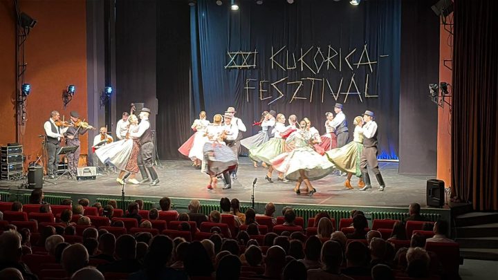 MAGYARKANIZSÁN, A XXI. KUKORICAFESZTIVÁLON LÉPETT FEL A CSICSÓKA TÁNCEGYÜTTES