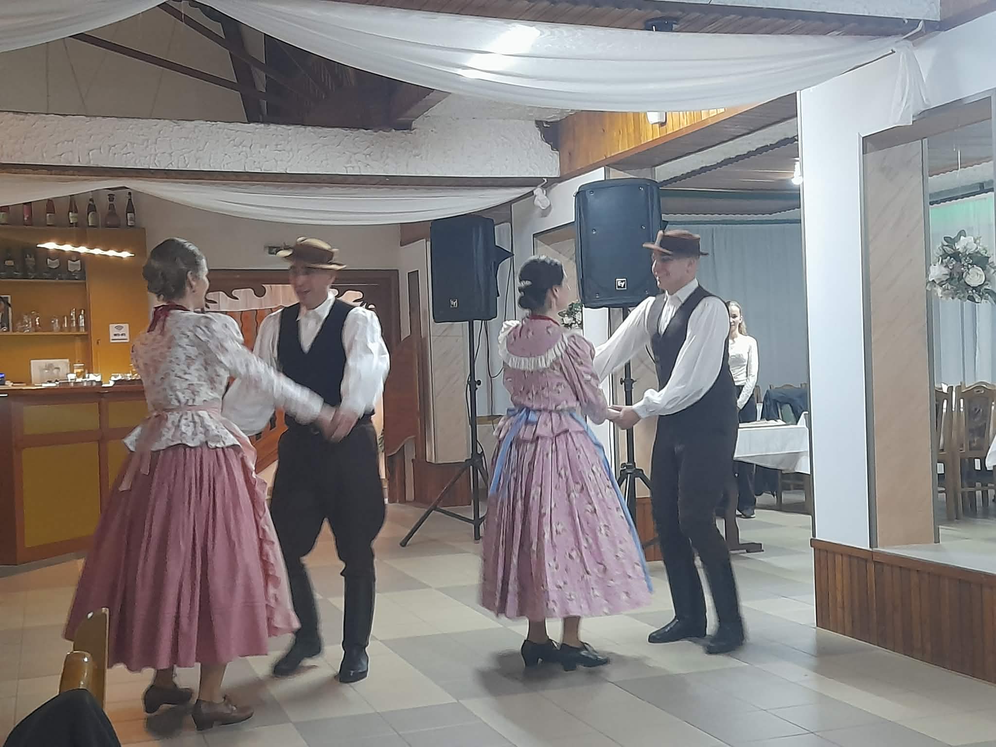 ELSŐ CIVIL BÁL-Az Innova Alkotók és Újítók Társasága szervezésében