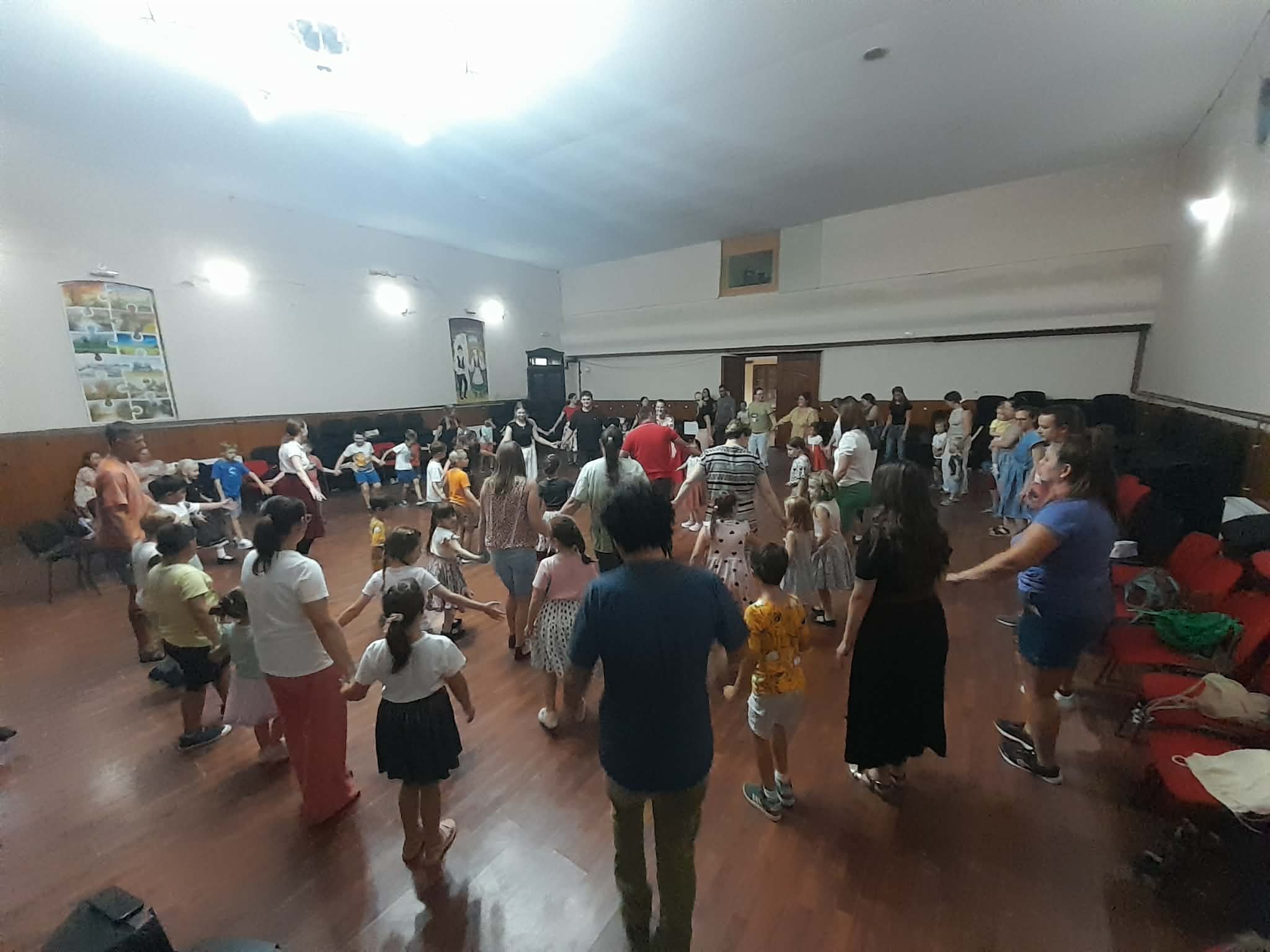 CSALÁDI PROGRAM A NÉPMŰVÉSZET JEGYÉBEN