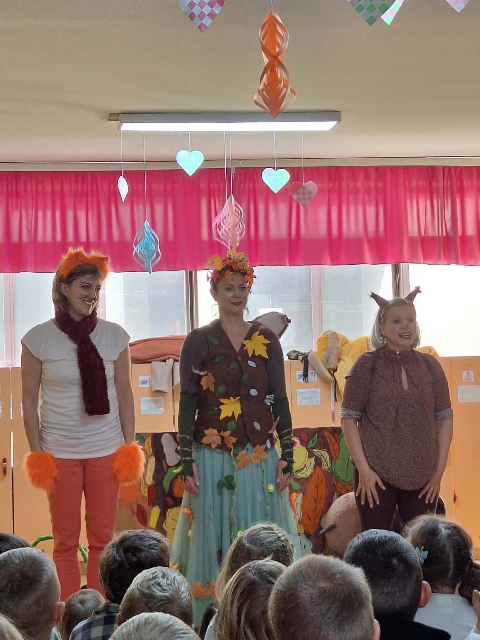 EGYÜTT KÖNNYEBB-Őszi mese a barátságról